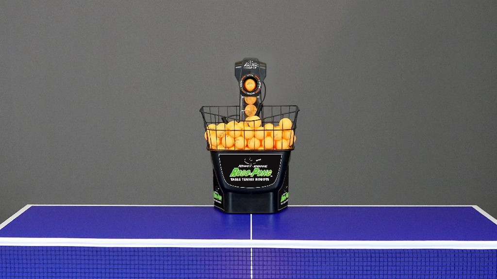 Donic Robopong 545  robot